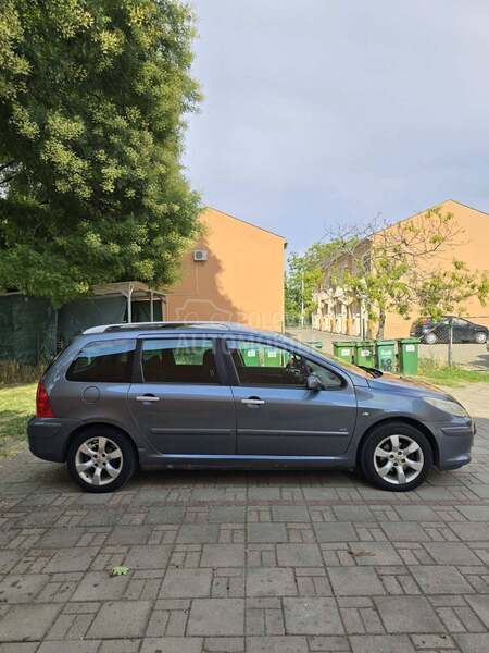 Peugeot 307 SW /PAN0/Bas D0bar