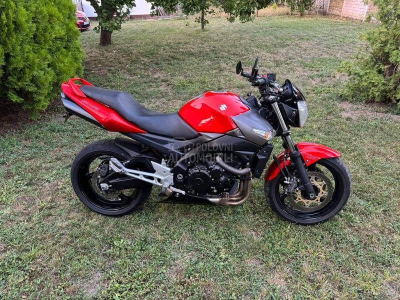 Suzuki GSR 600 A