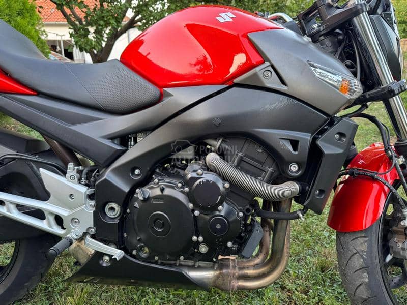 Suzuki GSR 600 A