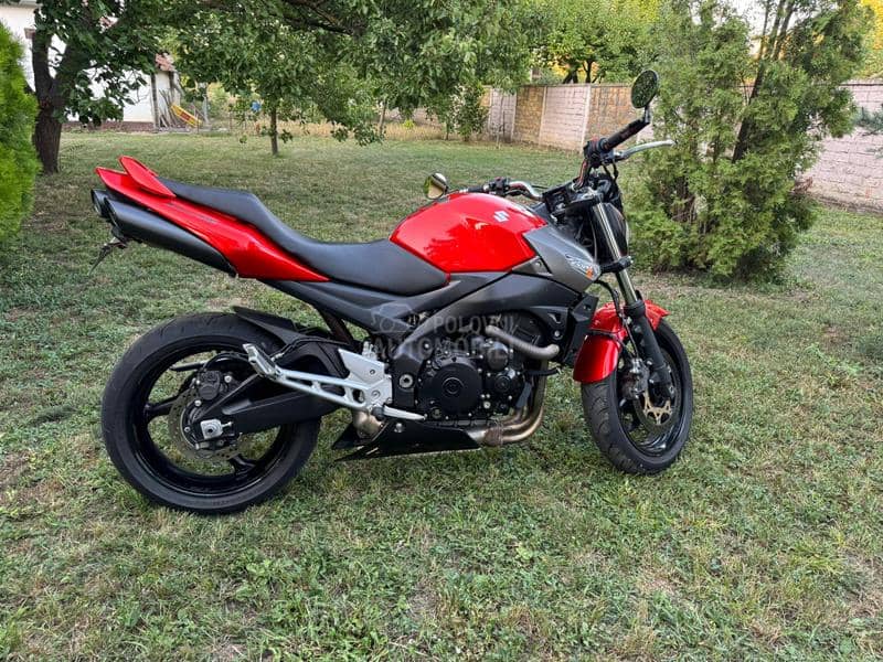 Suzuki GSR 600 A