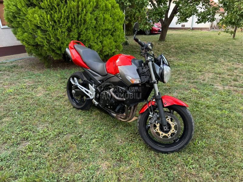 Suzuki GSR 600 A