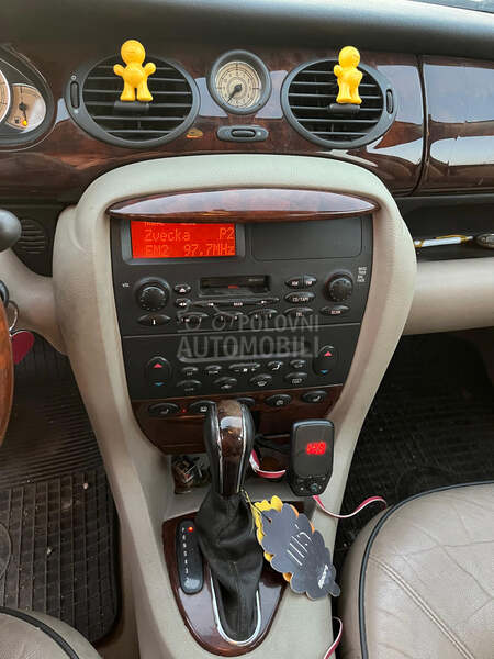 Rover 75 