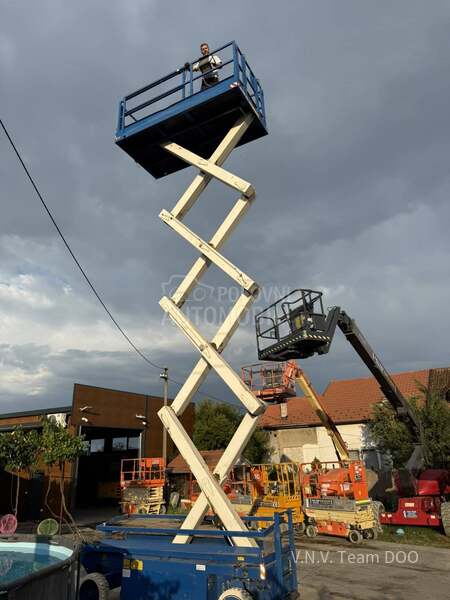 Genie Holand lift 12m