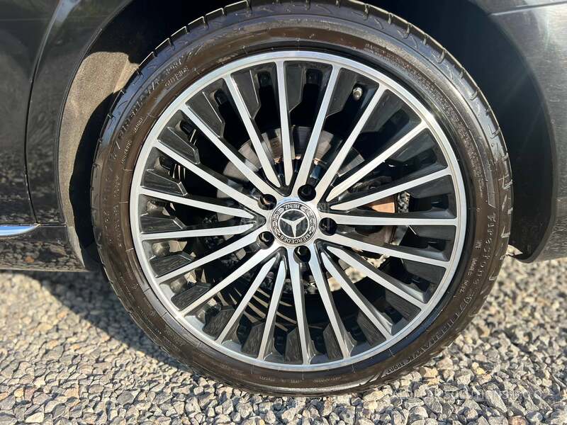 Mercedes Benz E 220 4 MATIC