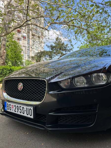 Jaguar XE 
