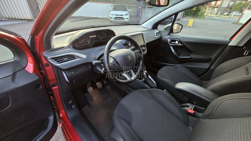 Peugeot 208 1.5 BlueHDI  ALLURE