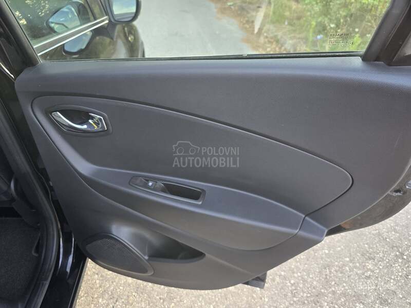 Renault Captur 1.5Dci   N A V I