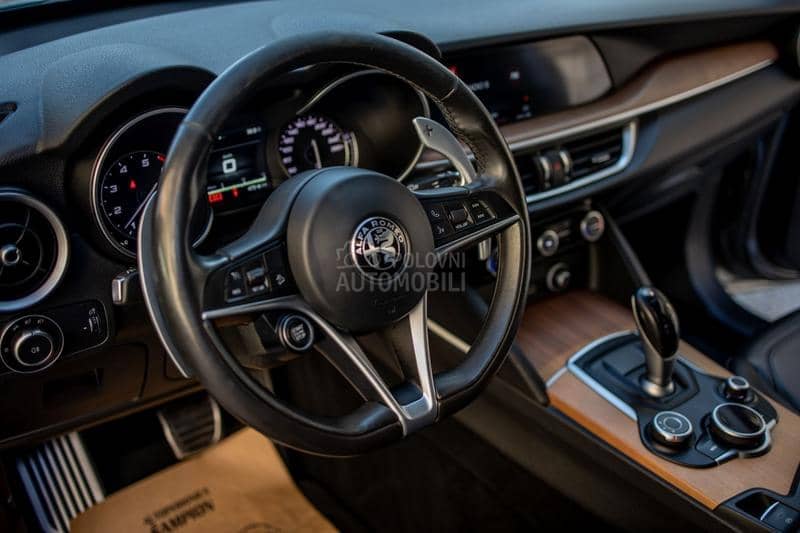 Alfa Romeo Stelvio 2.0 turbo
