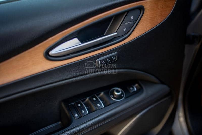 Alfa Romeo Stelvio 2.0 turbo