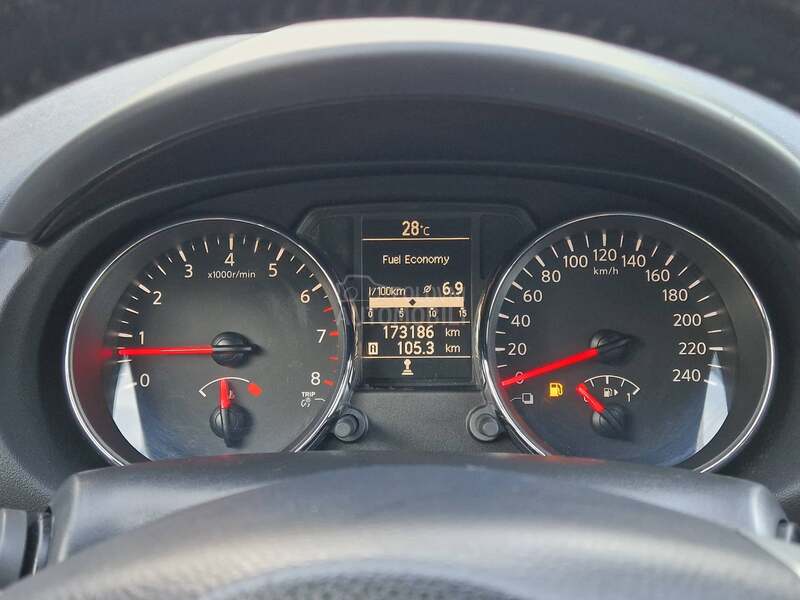 Nissan Qashqai + 2 2.0 TEKNA / N00V