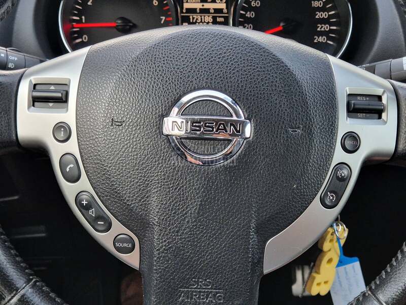 Nissan Qashqai + 2 2.0 TEKNA / N00V