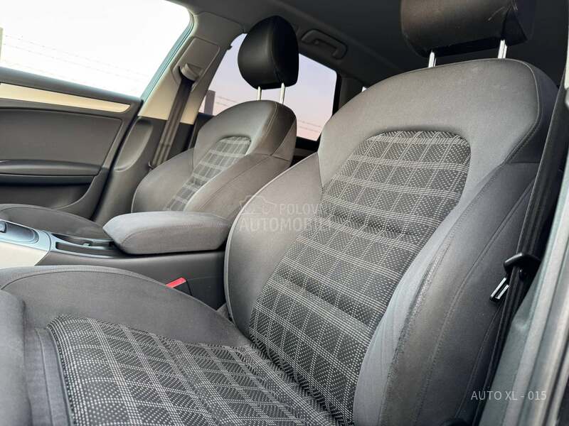 Audi A4 2.0TDI / BLACK / XEN