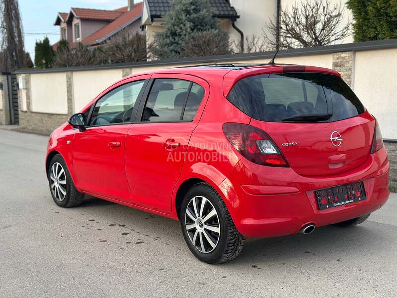 Opel Corsa D 1.4  SPORT CH