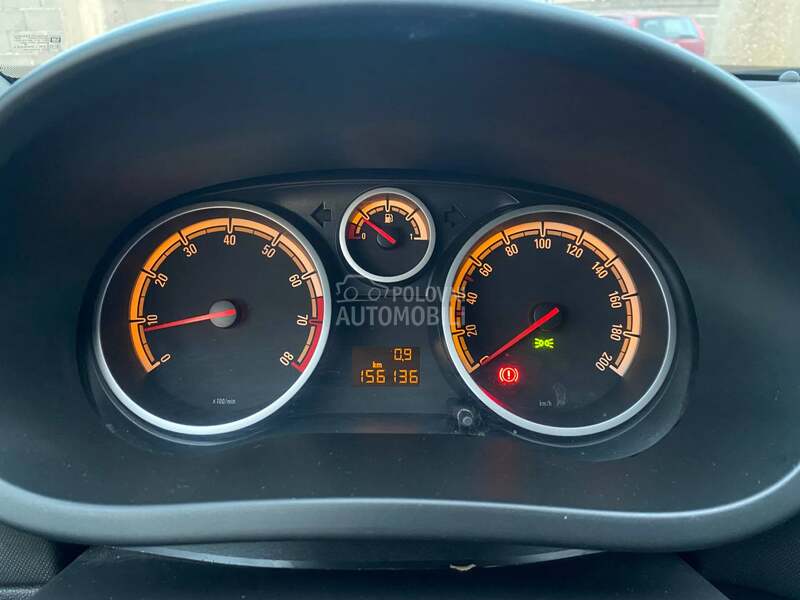 Opel Corsa D 1.4  SPORT CH