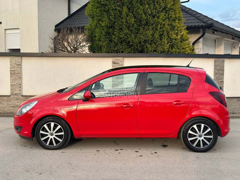 Opel Corsa D 1.4  SPORT CH
