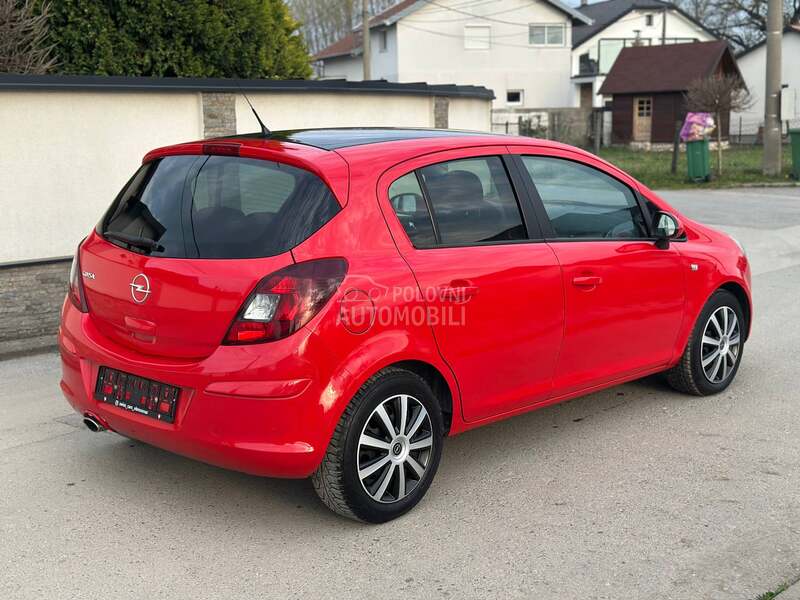 Opel Corsa D 1.4  SPORT CH