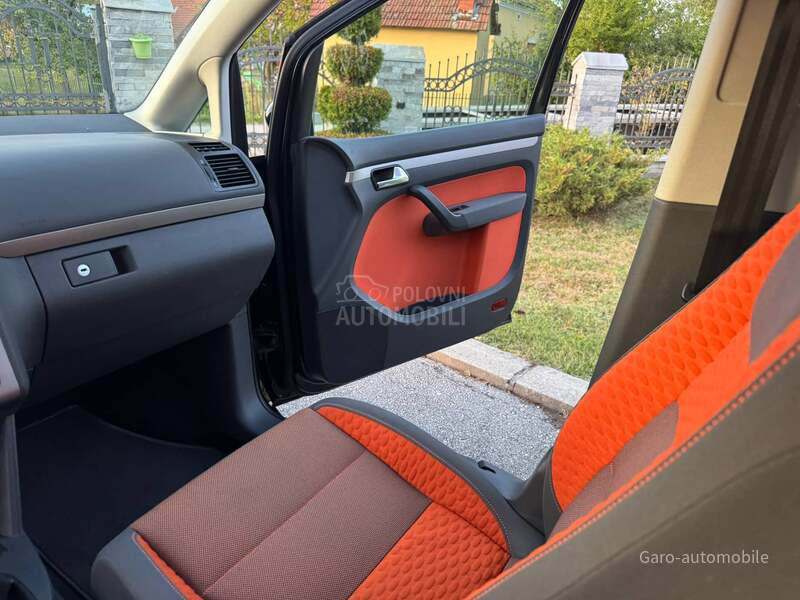Volkswagen Touran 1.4TSI CROSS CH NOV