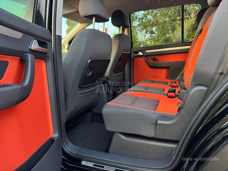 Volkswagen Touran 1.4TSI CROSS CH NOV