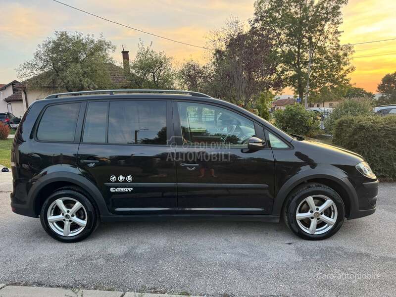 Volkswagen Touran 1.4TSI CROSS CH NOV