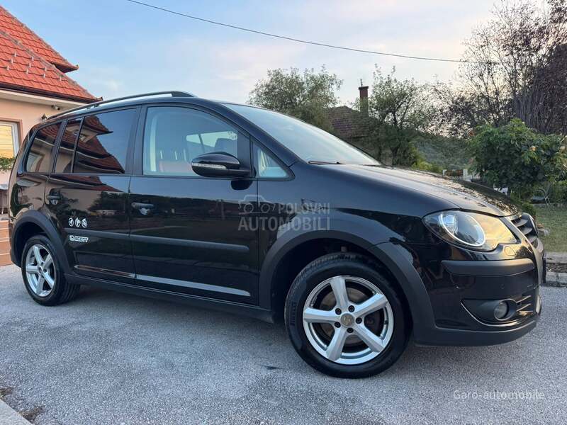 Volkswagen Touran 1.4TSI CROSS CH NOV