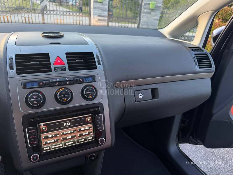 Volkswagen Touran 1.4TSI CROSS CH NOV