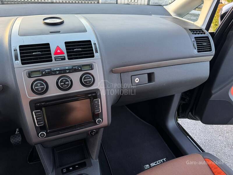 Volkswagen Touran 1.4TSI CROSS CH NOV