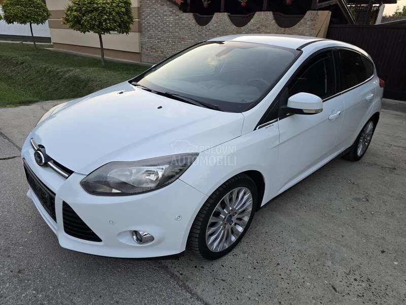 Ford Focus 1,6b Titanium x