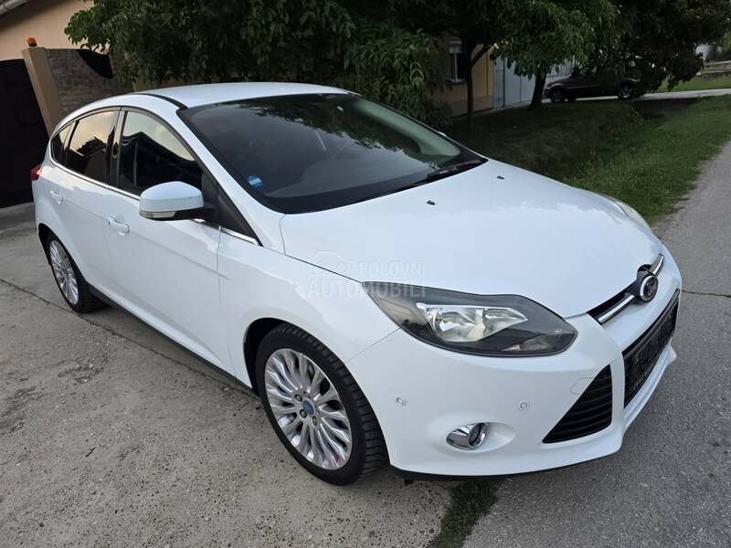Ford Focus 1,6b Titanium x