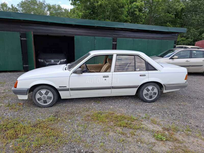 Opel Rekord 2.0E Berlina