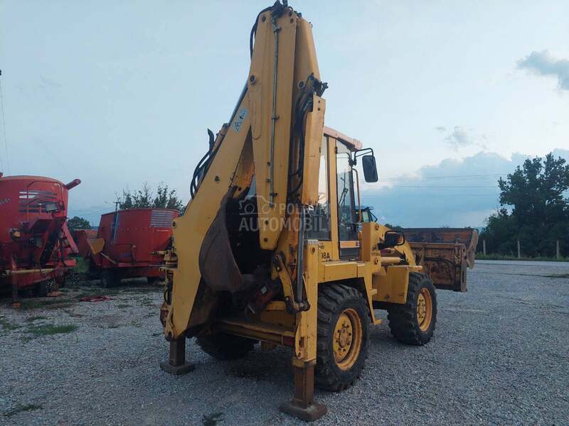 Komatsu WB98A TOP PONUDA