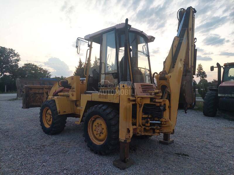 Komatsu WB98A TOP PONUDA