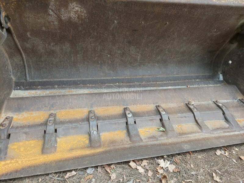 Komatsu WB98A TOP PONUDA