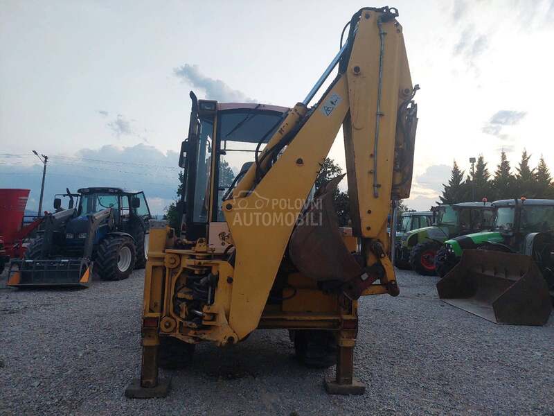 Komatsu WB98A TOP PONUDA