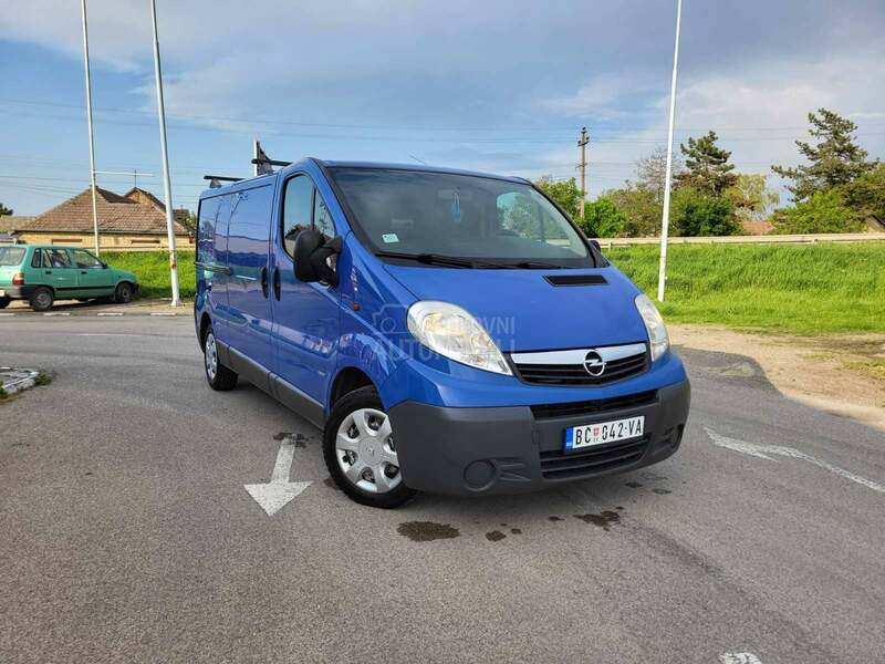 Opel Vivaro 2.5 CDTI  L2H1