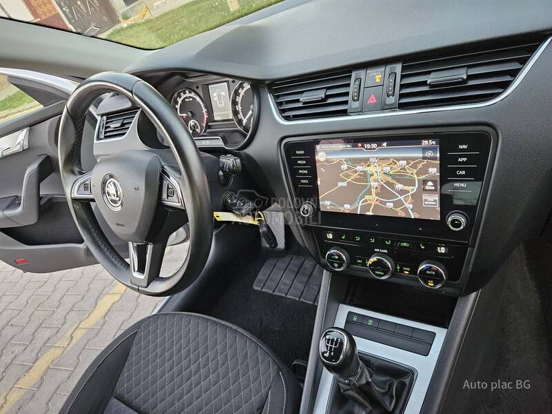 Škoda Octavia 1.6tdi LED/NAV/DRIVE