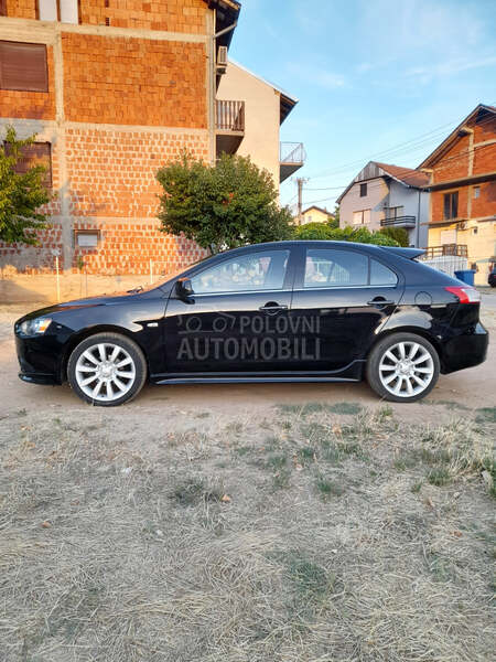 Mitsubishi Lancer 