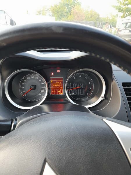 Mitsubishi Lancer 