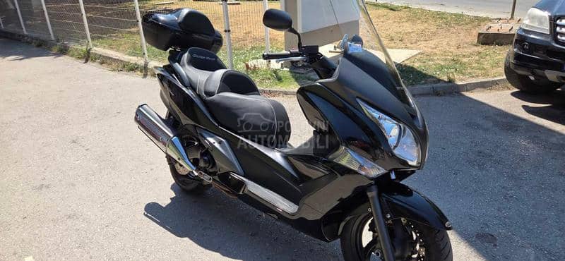 Honda Silver Wing 400