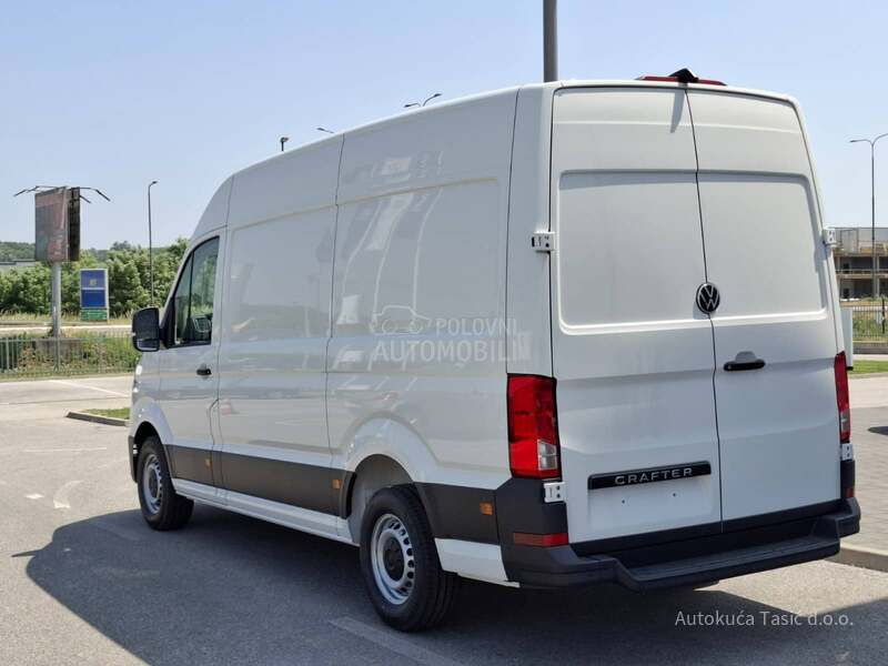 Volkswagen Crafter Furgon 35 MR 2.0 TDI
