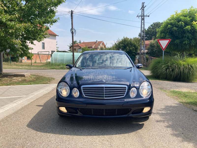 Mercedes Benz E 220 W211
