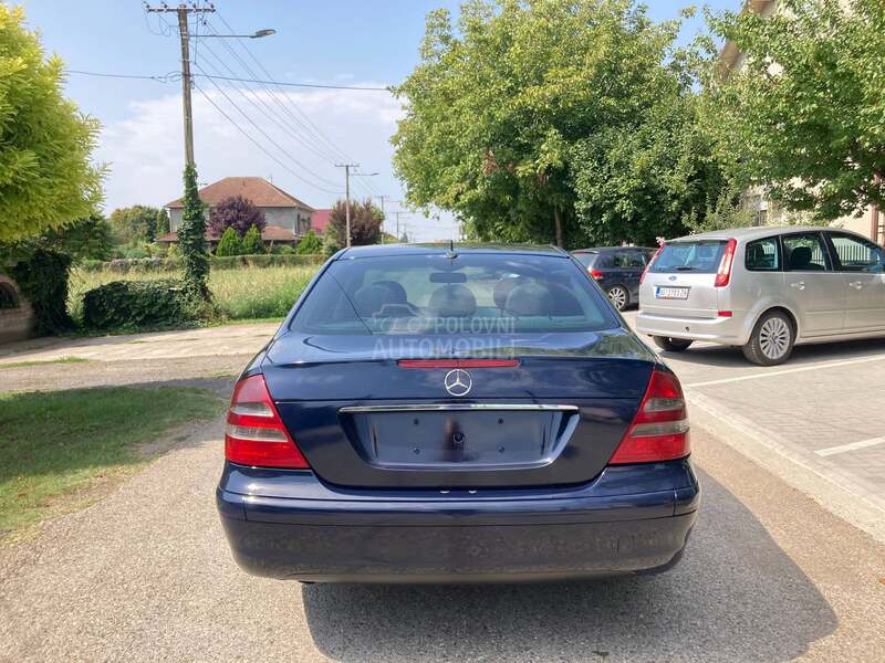 Mercedes Benz E 220 W211