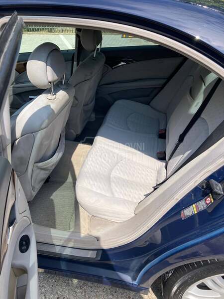 Mercedes Benz E 220 W211