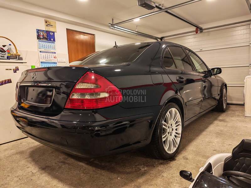 Mercedes Benz E 220 W211