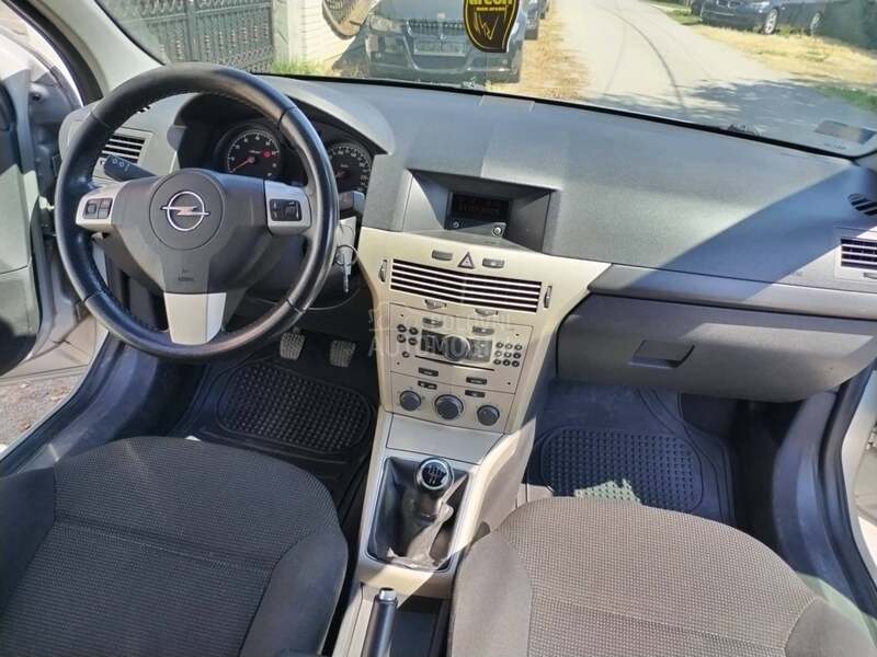 Opel Astra H 