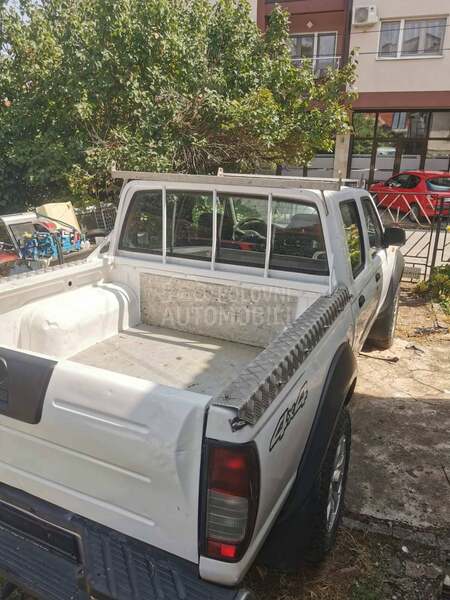 Nissan Navara 2.5