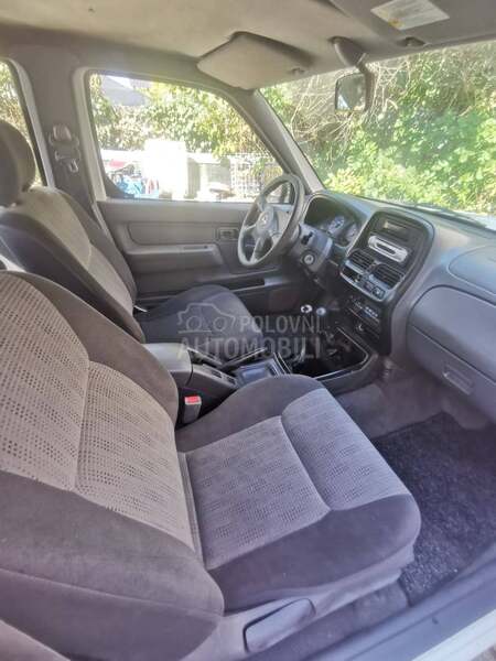Nissan Navara 2.5