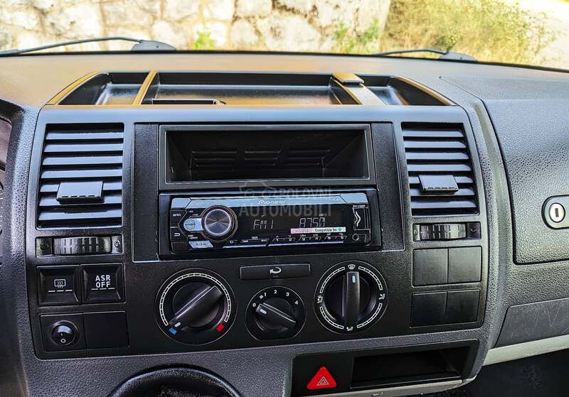 Volkswagen Transporter T5 1.9 TDI