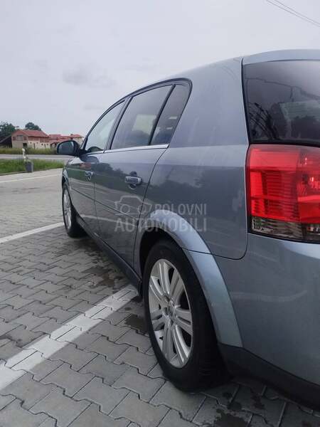 Opel Signum 