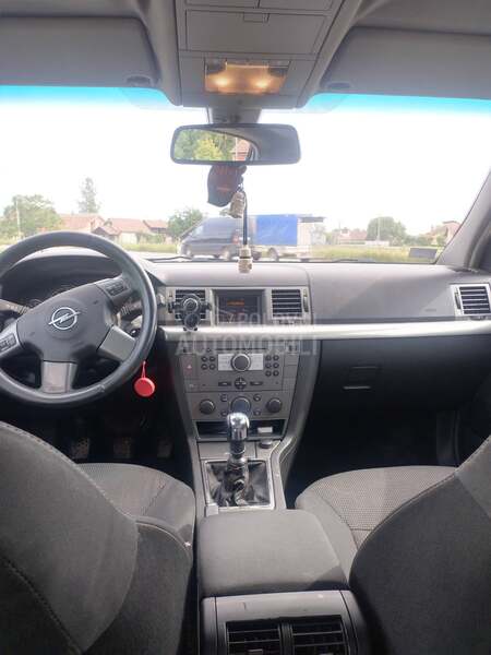 Opel Signum 