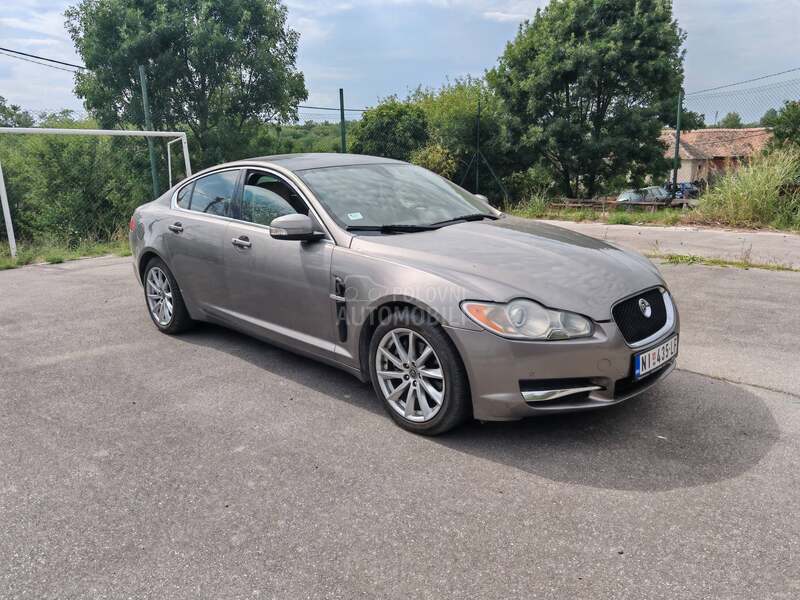 Jaguar XF 2.7